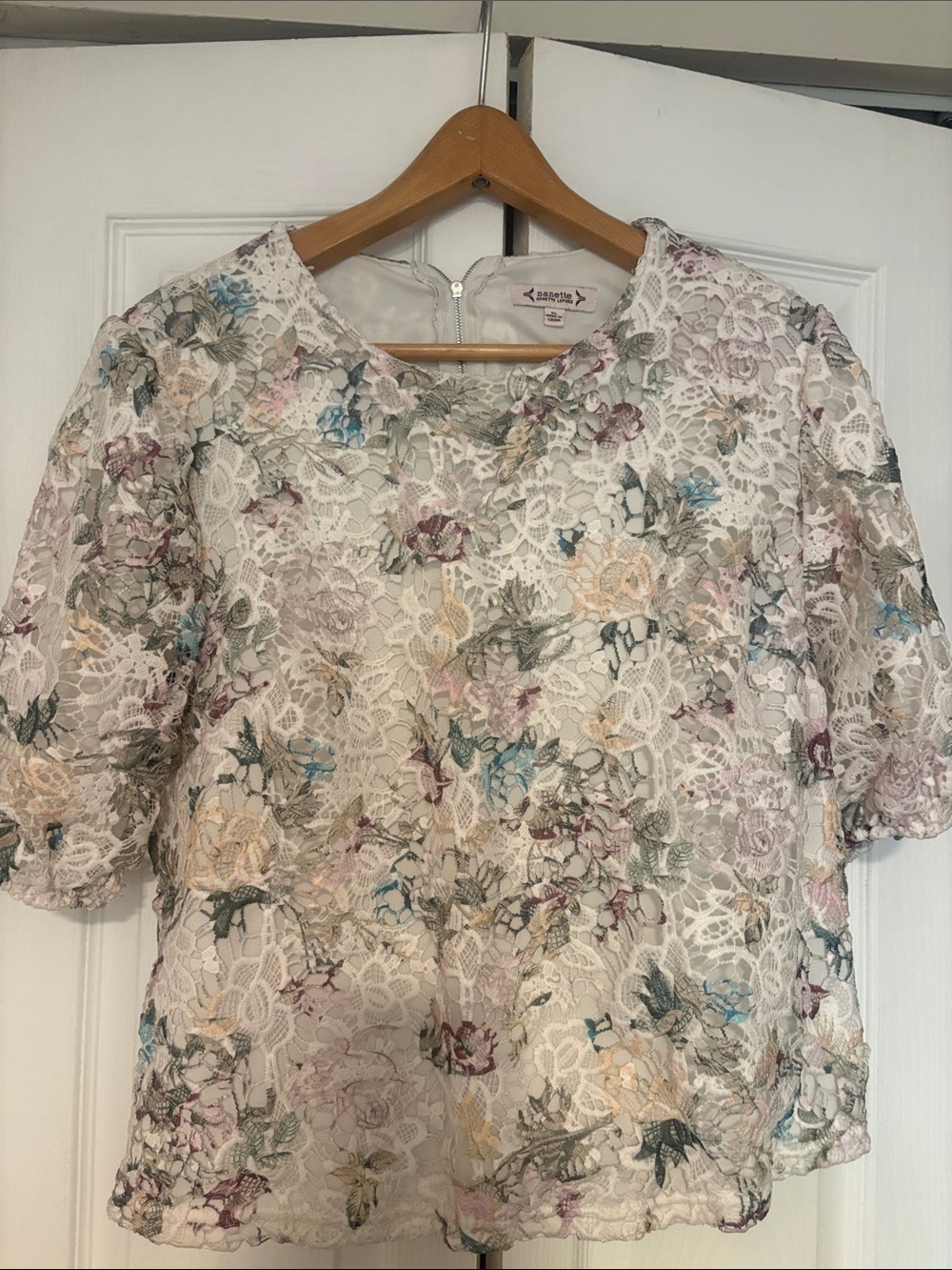 Nanette Lepore White Floral Lace Embroidered Short Sleeve Blouse. Size XL Euc.